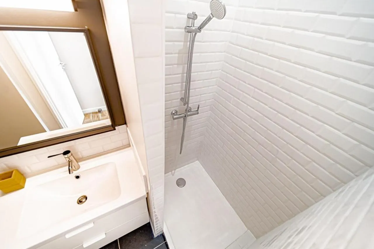 Le Petit Reinach -Appartement Cosy-Saxe-Gambetta Lyon Apartment