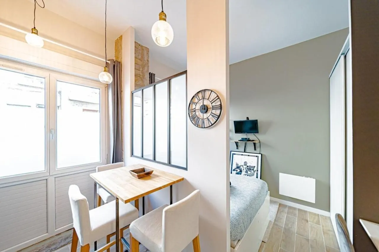 Le Petit Reinach -Appartement Cosy-Saxe-Gambetta Lyon Apartment